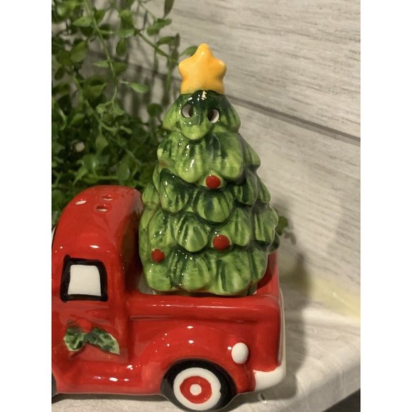 Red Pickup Truck With Christmas Tree Holiday Decor Salt & Pepper Shaker Set D5 - Picture 2 of 7